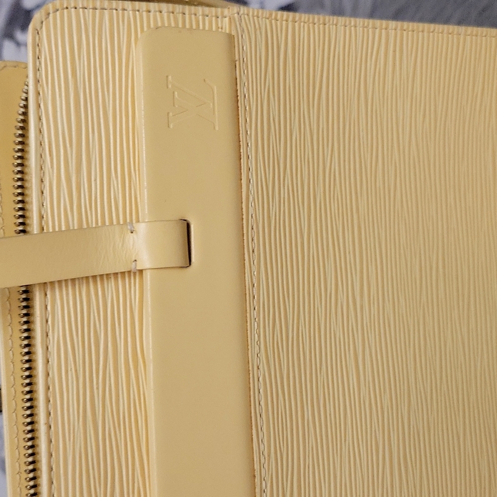 LV Epi Yellow handbag - Picture 4 of 17
